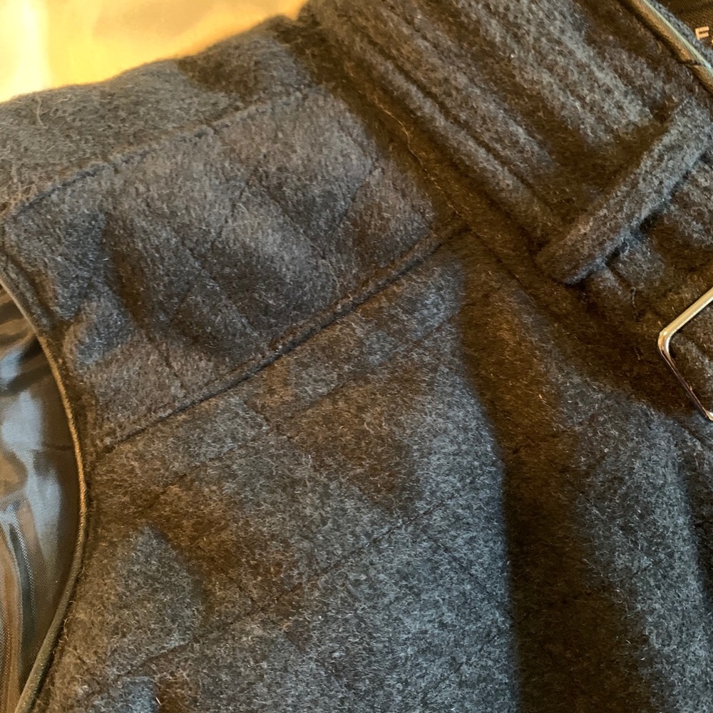 Vest - Picture 9 of 10
